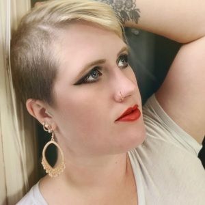 Meet your Posher, Allison